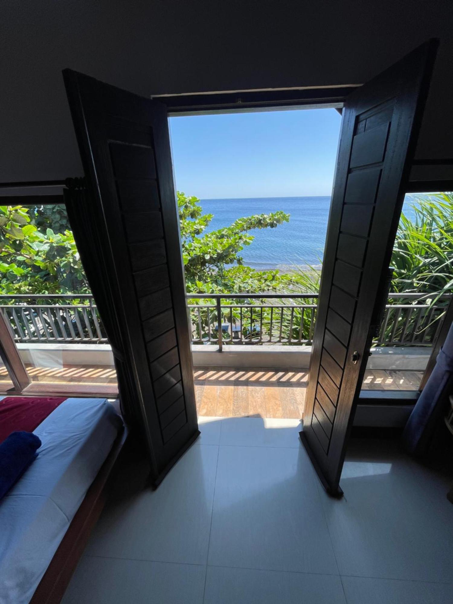 The Bbq Guest House Amed  Exterior photo