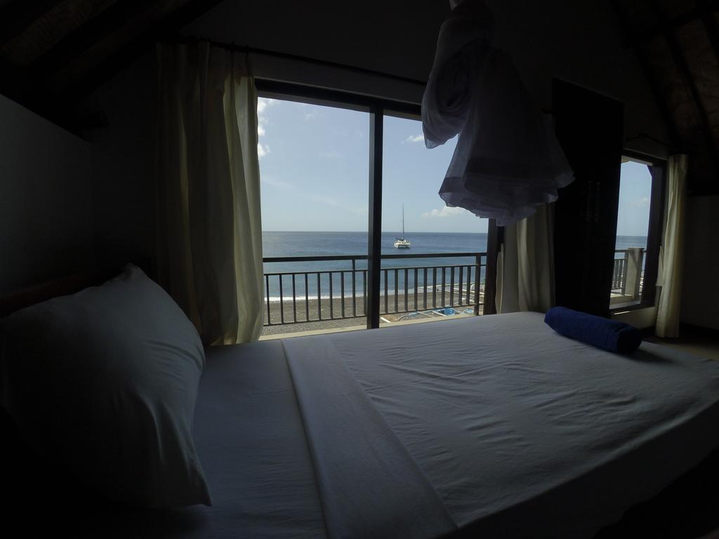 The Bbq Guest House Amed  Room photo